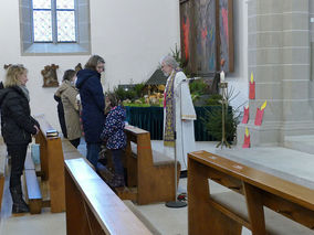 Der Heilige Nikolaus besuchte St. Crescentius (Foto: Karl-Franz Thiede)